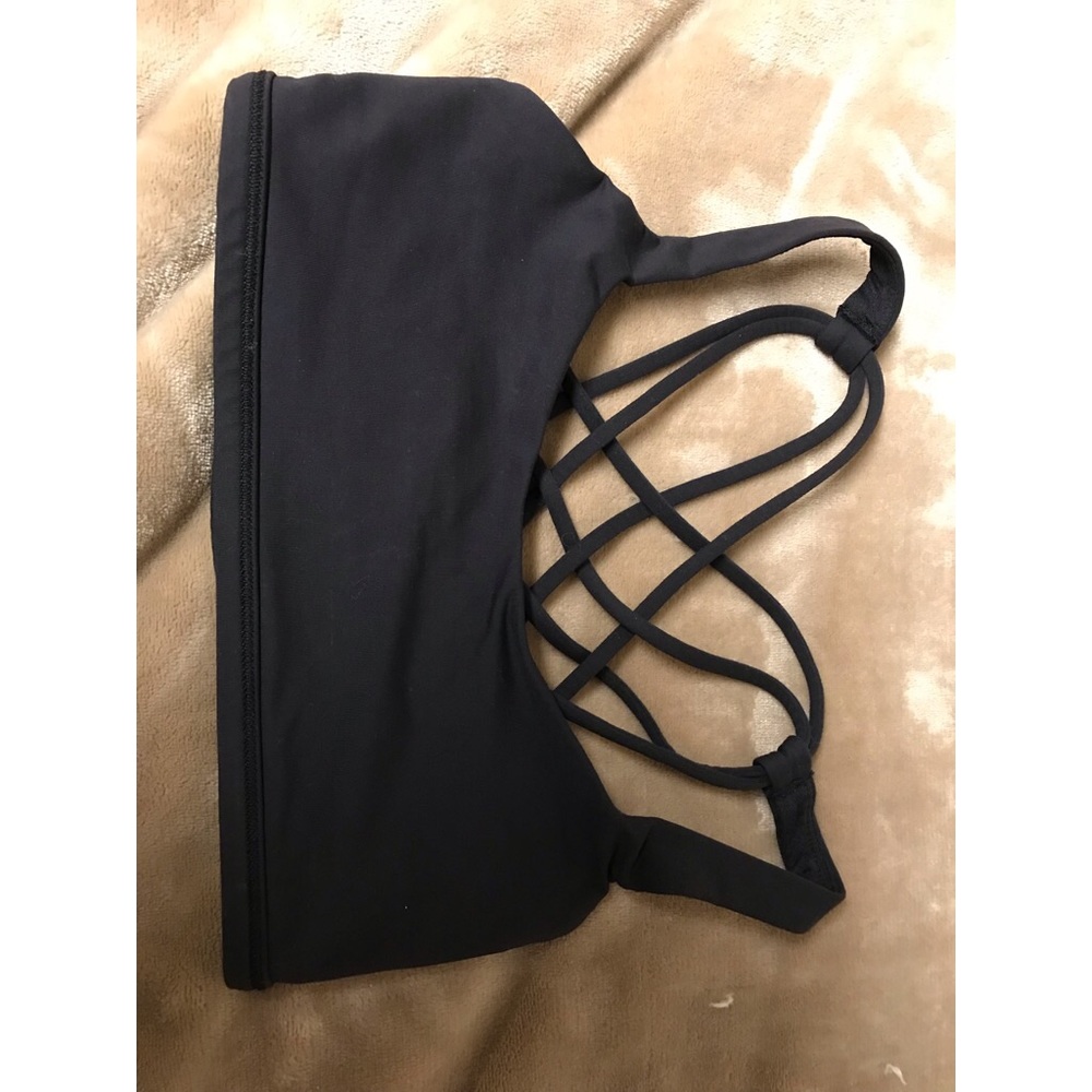 Black Lululemon Free to Be sports bra